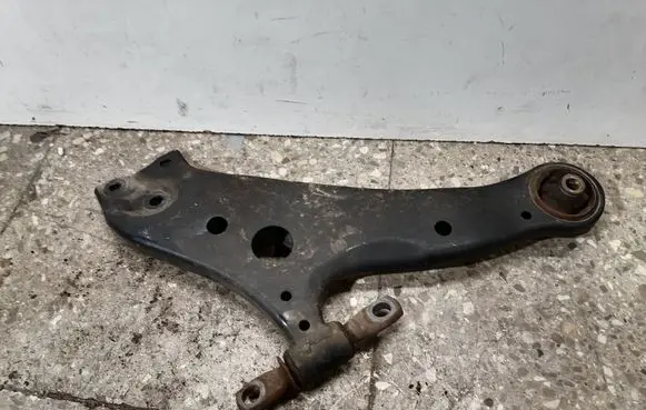 Lexus RX 450H Front lower control arm/wishbone W0728160