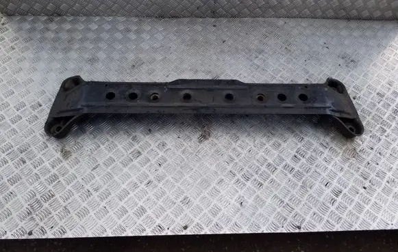 Mitsubishi Pajero Gearbox mounting bracket