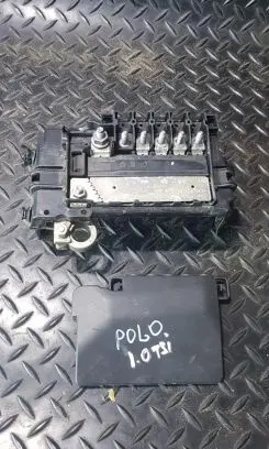 Volkswagen Polo VI Positive cable (battery) 2Q0937548D