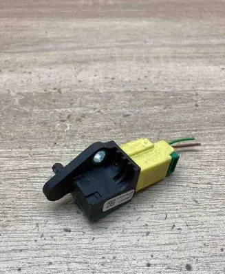 Volkswagen Tiguan Airbag deployment crash/impact sensor 5N0959351 8K0973323S