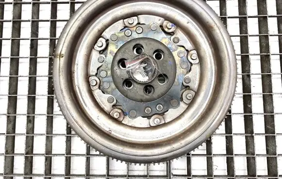 Volkswagen Sharan Dual mass flywheel 415074409
