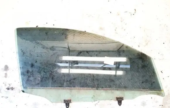 Nissan Qashqai Front door window glass four-door