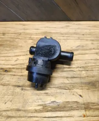 Audi A4 S4 B8 8K Vacuum valve 1J0819809