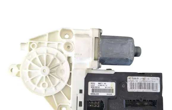 Renault Laguna III Front door window regulator motor 0130822330 5556210200 978399100