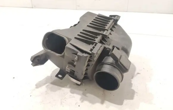 Mitsubishi Colt Air filter box A63900401 130288