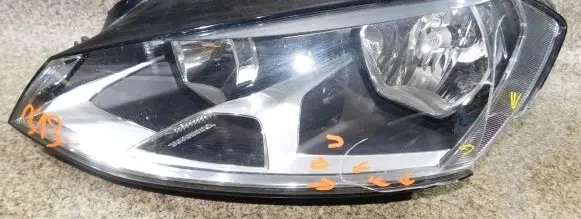 Volkswagen Golf VII Headlight/headlamp