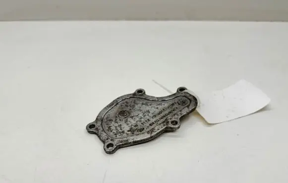 BMW 8 G15 Timing chain cover 7604018 11127604018