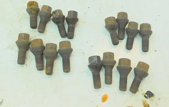 Fiat Panda II Nuts/bolts 188579