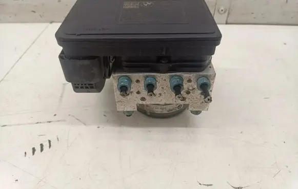 BMW 2 F46 ABS Pump 6877110 6877109