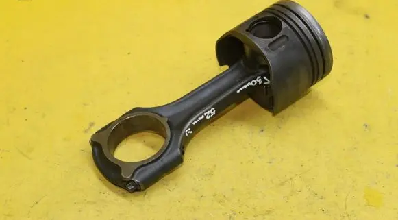 Mercedes-Benz C W203 Piston with connecting rod