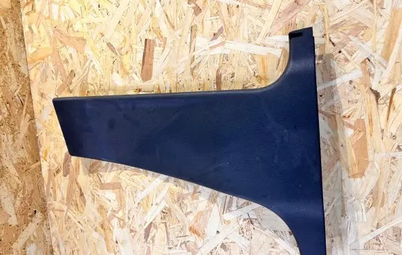 Mercedes-Benz C W204 (B) pillar trim (bottom) A2046900425