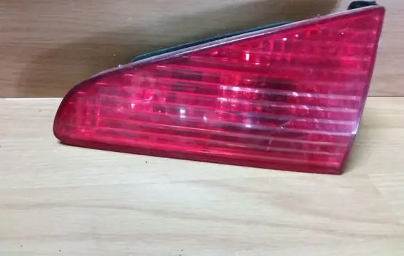 Peugeot 607 Tailgate rear/tail lights