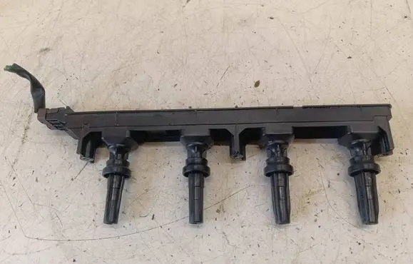 Citroen C5 High voltage ignition coil ZSE352 E2019100352B1 3321