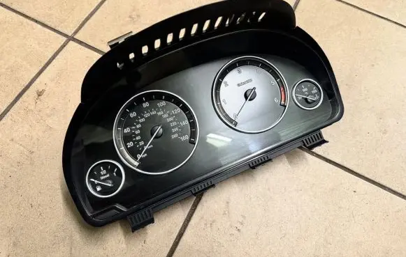 BMW 5 F10 F11 Speedometer (instrument cluster) 9280485 25811511 223227011