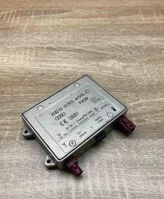 Audi A4 S4 B7 8E 8H Antenna control unit 8E0035456C