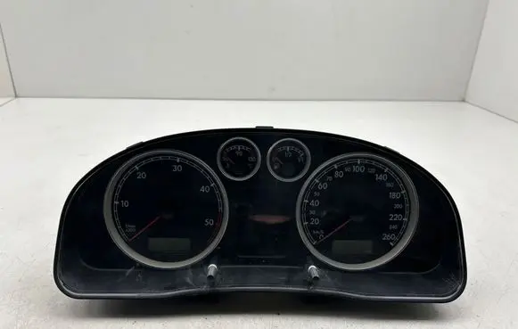 Volkswagen PASSAT B5.5 Speedometer (instrument cluster) 3B0920806A