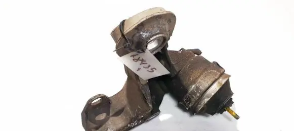 Skoda Superb B5 (3U) Engine mounting bracket 8e0199352f