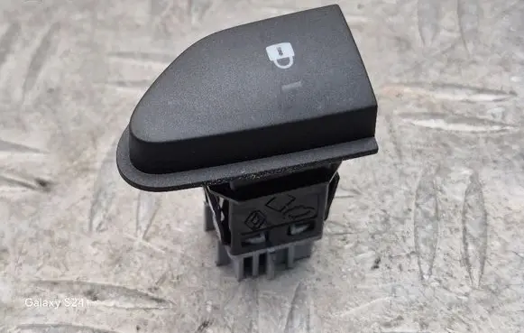 Renault Captur Central locking switch button 252103678R