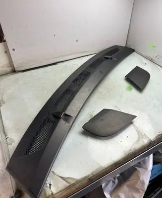 Mercedes-Benz B W245 Wiper trim A1698360018