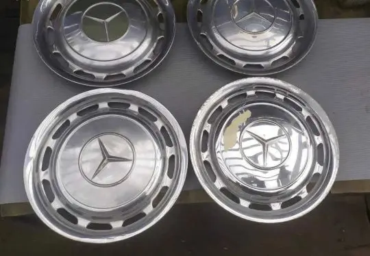 Mercedes-Benz W123 R14 wheel hub/cap/trim 
