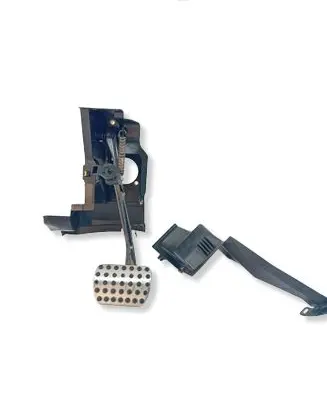 Mercedes-Benz C W203 Brake pedal A2036891808 A2036891408