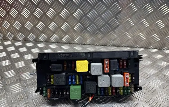 Mercedes-Benz E C207 W207 SAM control unit A2129003614 A2129020806 A2129015304
