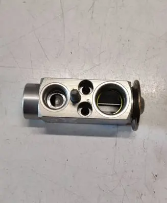 Volvo XC60 Air conditioning (A/C) expansion valve 326508 7010973