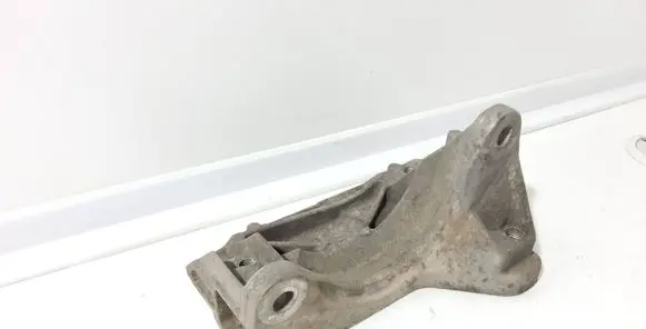 Audi 100 S4 C4 Engine mounting bracket 4A0199354