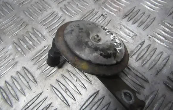 Mitsubishi Space Runner Horn signal