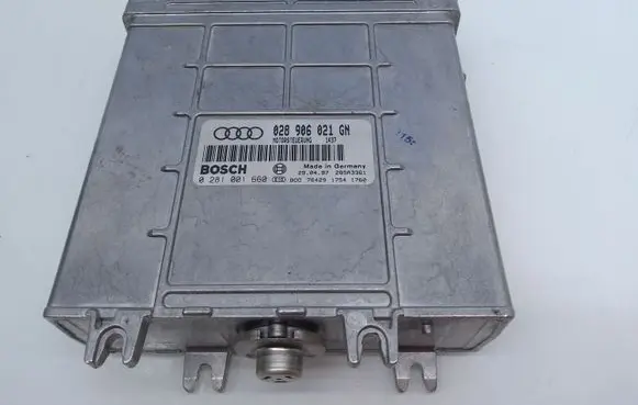 Audi A4 S4 B5 8D Engine control unit/module 028906021