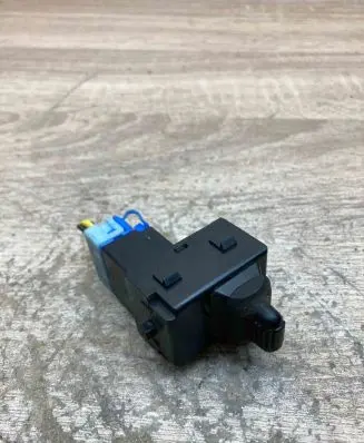 Chrysler Sebring (ST-22 - JR) Electric window control switch 04602465AA WithPlug
