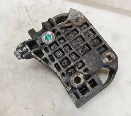 Volkswagen Touareg I Generator/alternator bracket 059903143P