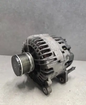 Volkswagen Tiguan Generator/alternator 06F903023G