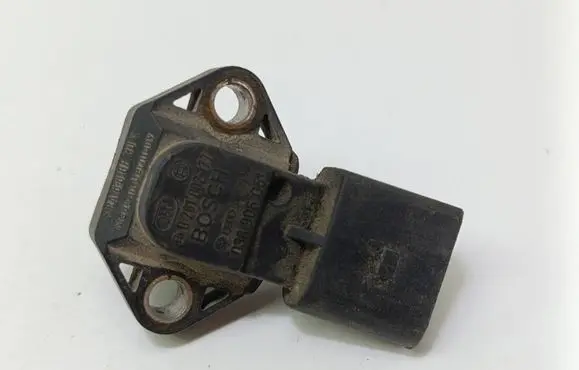 Volkswagen Golf IV Air pressure sensor 038906051