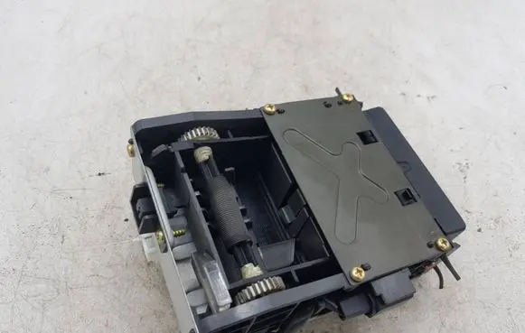 Nissan X-Trail T30 Ashtray (front) NOCODE
