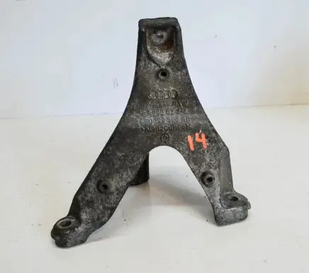 Audi A4 S4 B7 8E 8H Engine mounting bracket 8E0199308AR