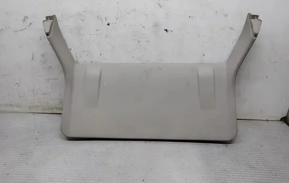 Chrysler 300 - 300C Tailgate trim 0UM49BD1AF