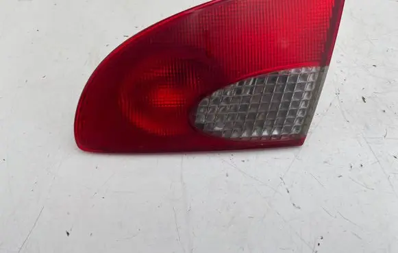 Toyota Avensis T220 Tailgate rear/tail lights 23300202