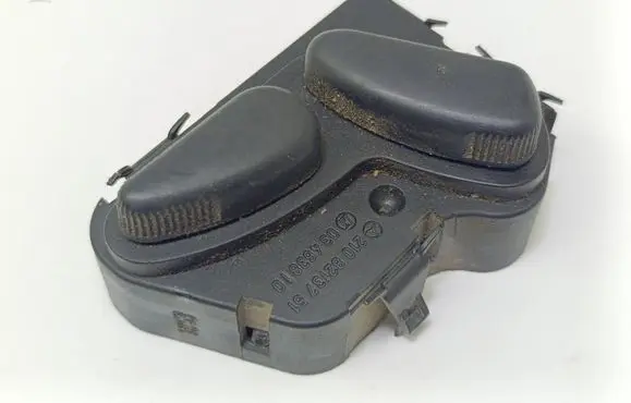 Mercedes-Benz E W211 Seat control switch 2108213751