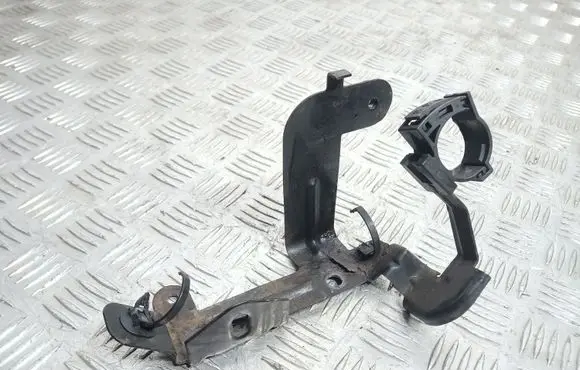 Nissan Qashqai Other engine bay part