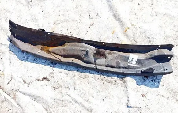 Nissan Note (E11) Wiper trim
