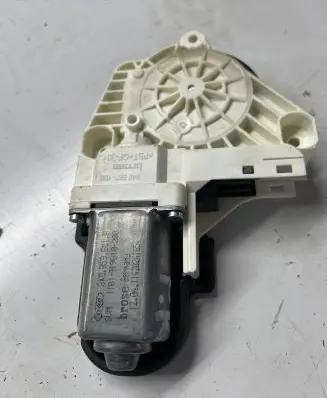 Audi A8 S8 D4 4H Front door window regulator motor 8K0959801B 11420241654 1101919810200