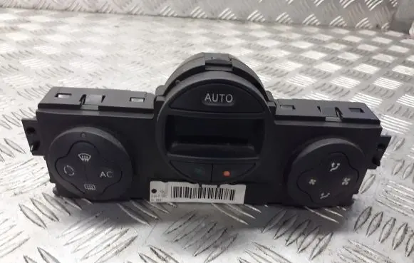 Renault Megane II Interior fan control switch 8200312940