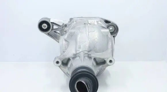 BMW 7 G70 Rear differential 8839889