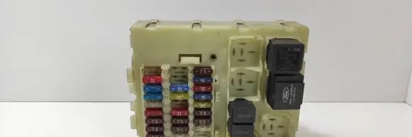 Ford Focus Fuse module 98AG14K150AE