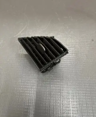 Opel Insignia B Dash center air vent grill 39017312 685030087 15JAN2018