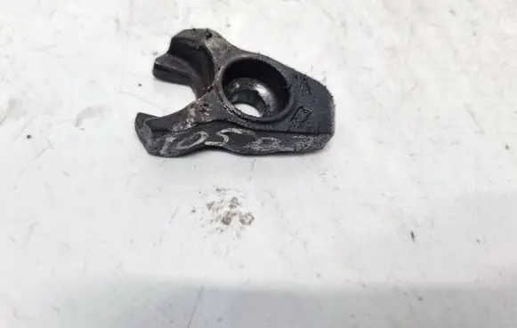 Peugeot 4007 Fuel Injector clamp holder 