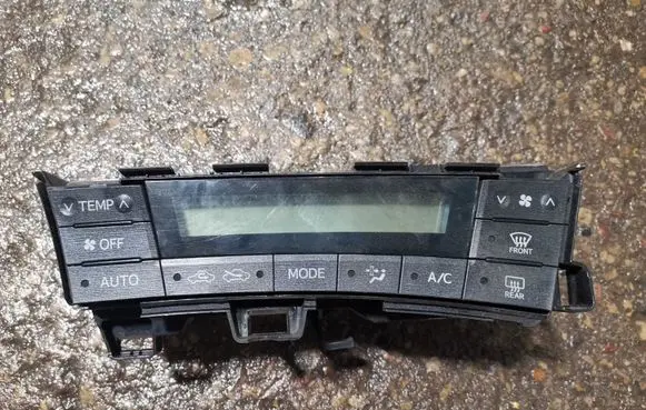 Toyota Prius (XW30) Climate control/heater control trim 5590047020