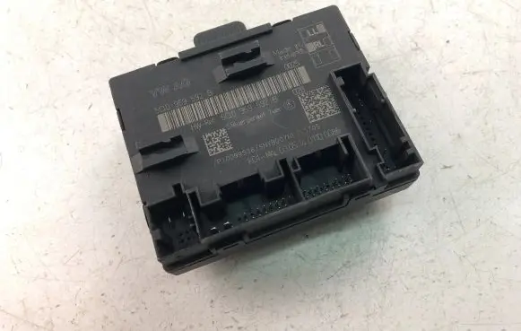 Volkswagen PASSAT B8 Other control units/modules 5Q0959592B
