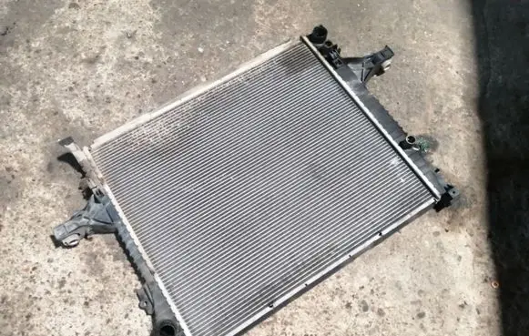 Volvo XC90 Coolant radiator 31261172